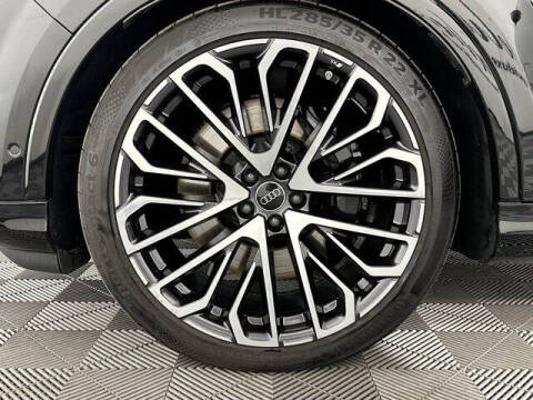 2025 Audi SQ7 4.0T quattro Premium Plus