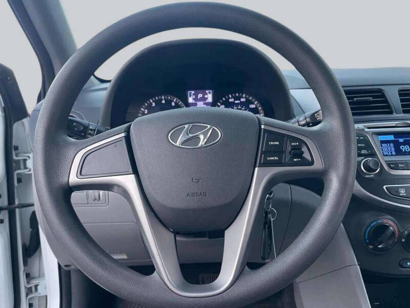 2017 Hyundai Accent SE