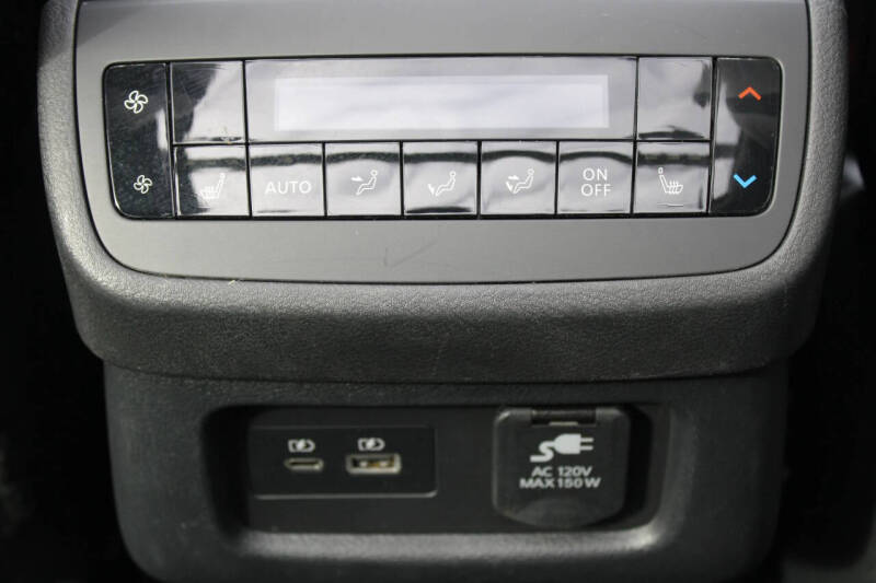 2023 Nissan Pathfinder Platinum