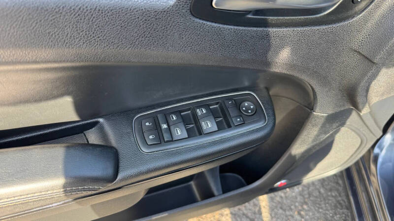 2016 Chrysler 300