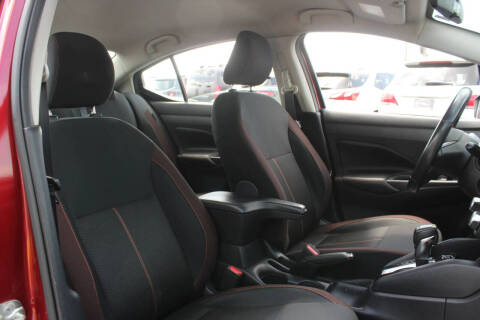 2020 Nissan Versa SR