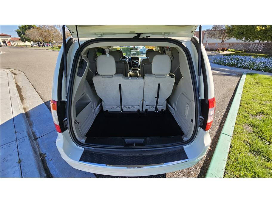 2013 Chrysler Town and Country for sale at VIP AUTO SALES, INC. in Modesto, CA