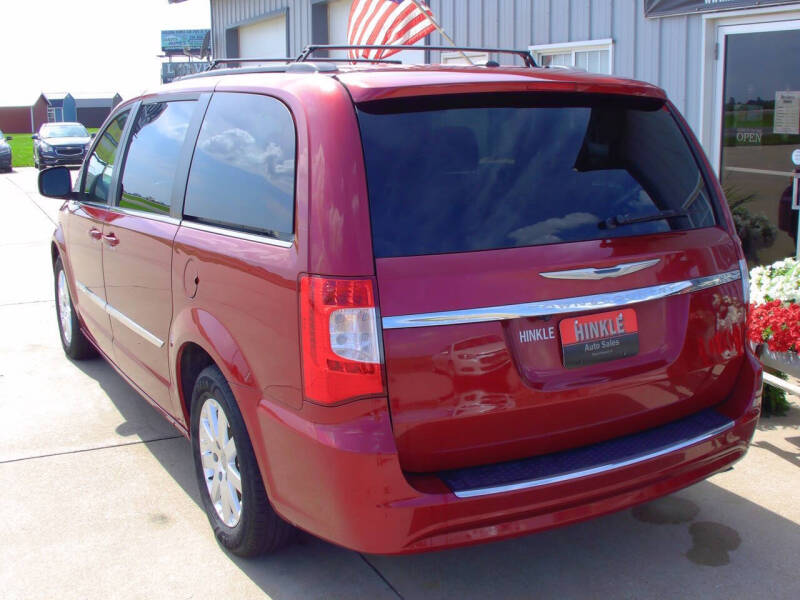 2016 Chrysler Town and Country Touring
