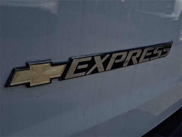 2023 Chevrolet Express 2500