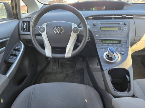 2010 Toyota Prius III