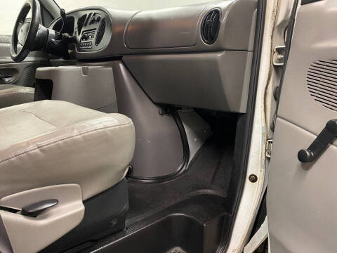 2001 Ford E-Series E-250