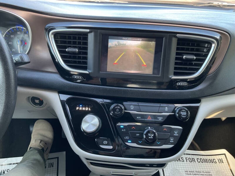 2020 Chrysler Voyager LXi