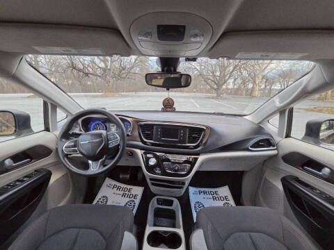 2017 Chrysler Pacifica LX