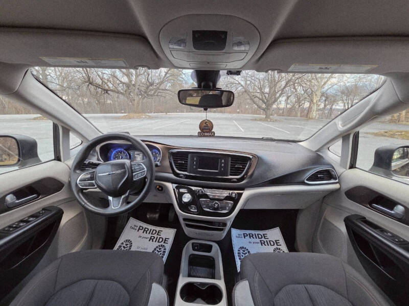 2017 Chrysler Pacifica LX