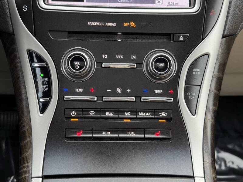 2019 Lincoln Nautilus Select