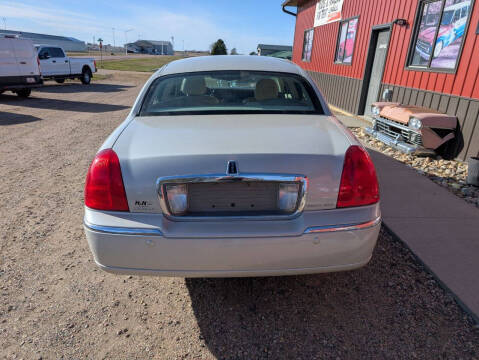 2005 Lincoln Town Car Signature Limited