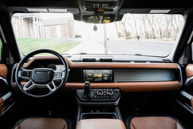 2024 Land Rover Defender 110 P400 X-Dynamic SE