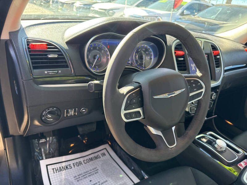 2023 Chrysler 300 Touring