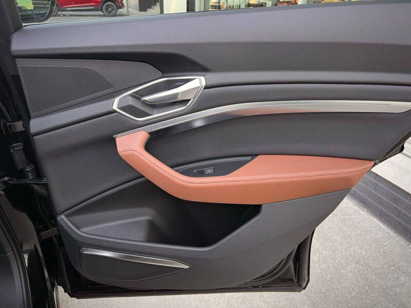 2023 Audi e-tron quattro Premium Plus