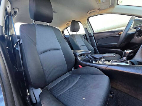 2015 Mazda MAZDA3 i Sport