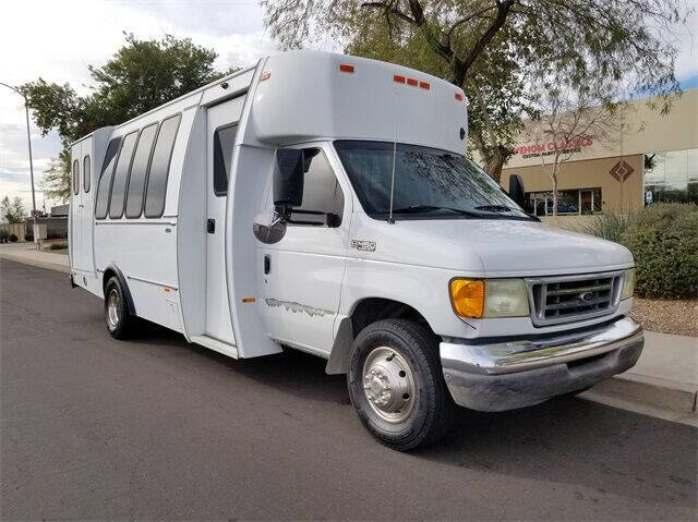 2003 Ford E-Series Chassis E-450 SD