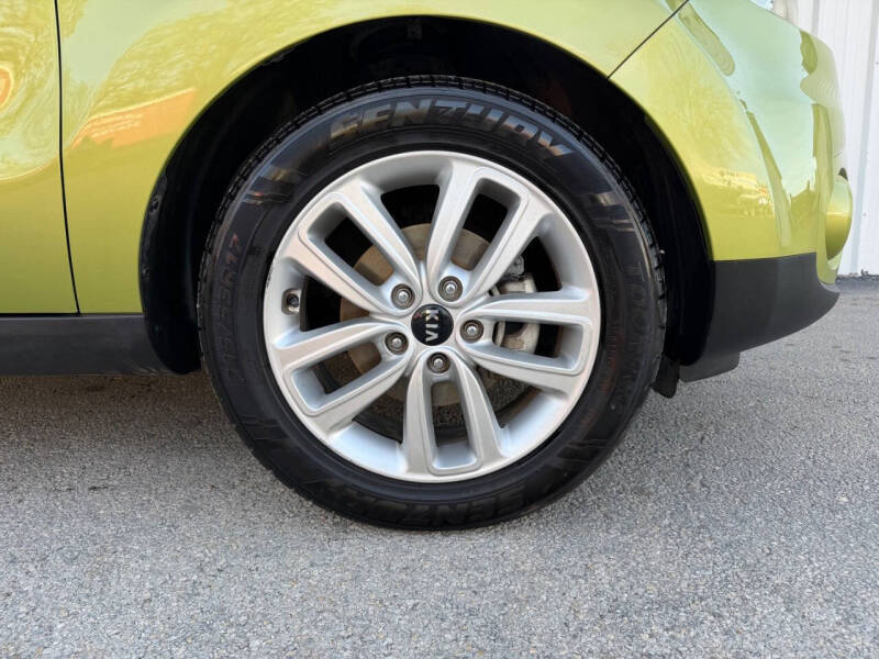 2017 Kia Soul +
