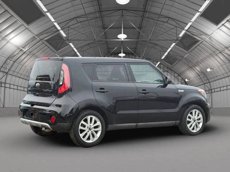 2017 Kia Soul +