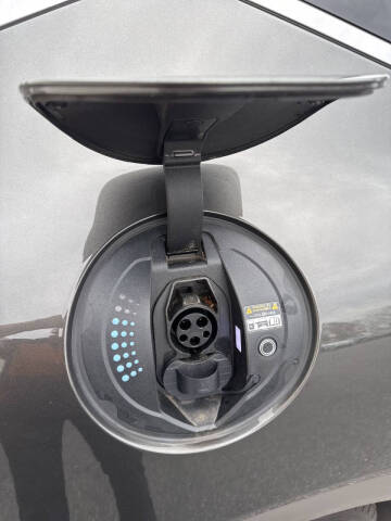 2024 Genesis GV60 Standard