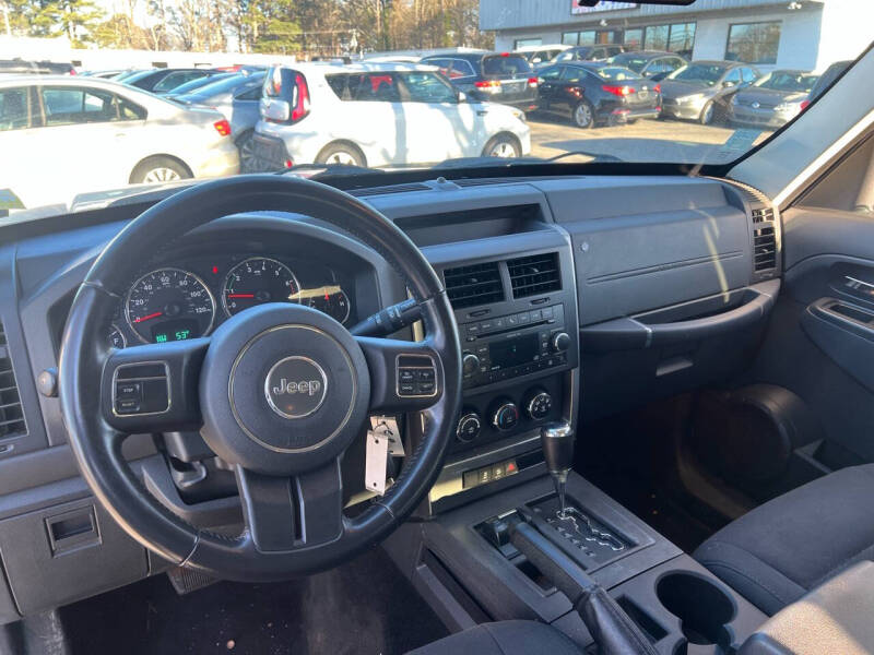 2011 Jeep Liberty Sport photo 10