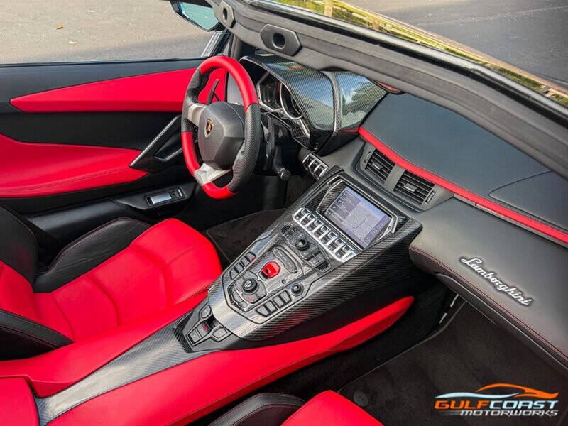 2016 Lamborghini Aventador LP 700-4