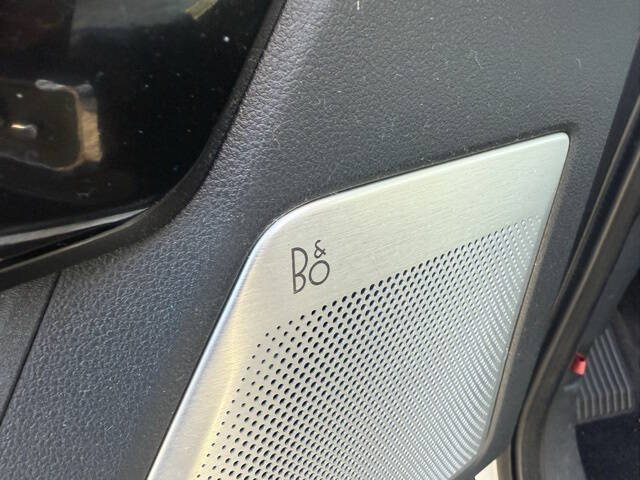 2022 Ford F-150 Lightning Platinum