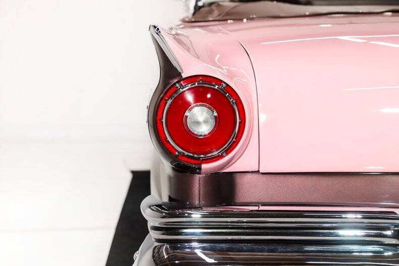 1957 Ford Fairlane