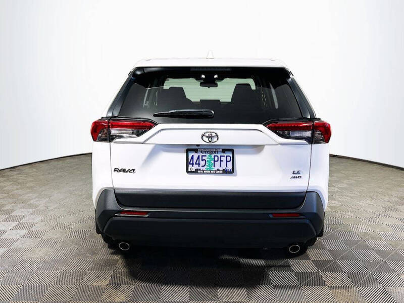 2025 Toyota RAV4 LE