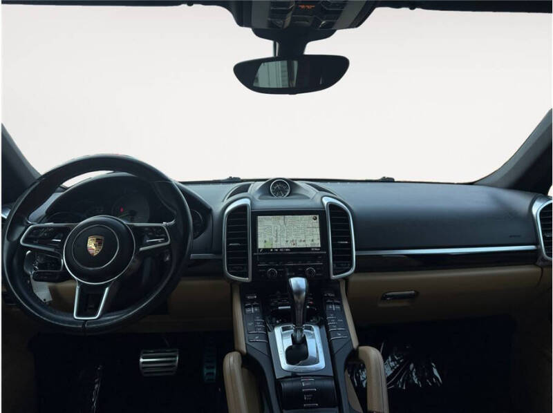 2016 Porsche Cayenne S E-Hybrid