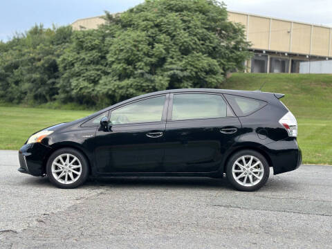 2013 Toyota Prius v Five