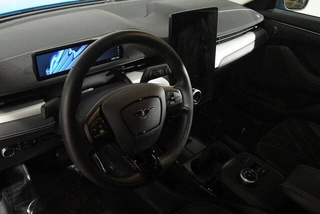 2022 Ford Mustang Mach-E Select