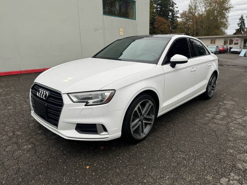 Used 2018 Audi A3 Sedan Premium with VIN WAUAUGFF1J1028573 for sale in Kirkland, WA