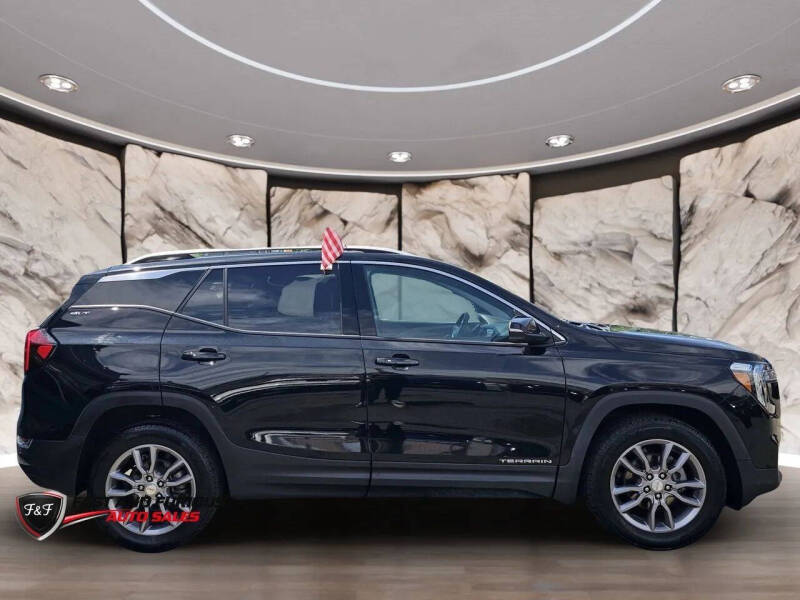 2023 GMC Terrain SLT