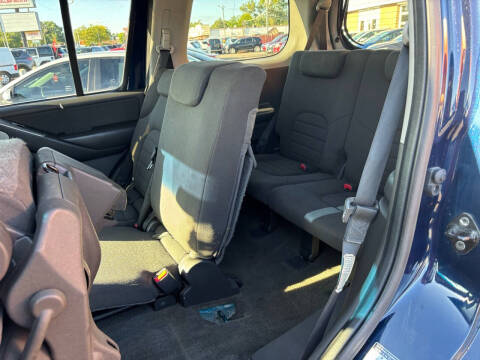 2008 Nissan Pathfinder LE