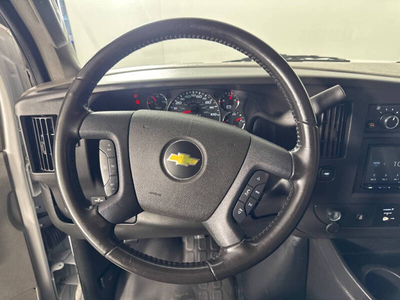 2022 Chevrolet Express 2500