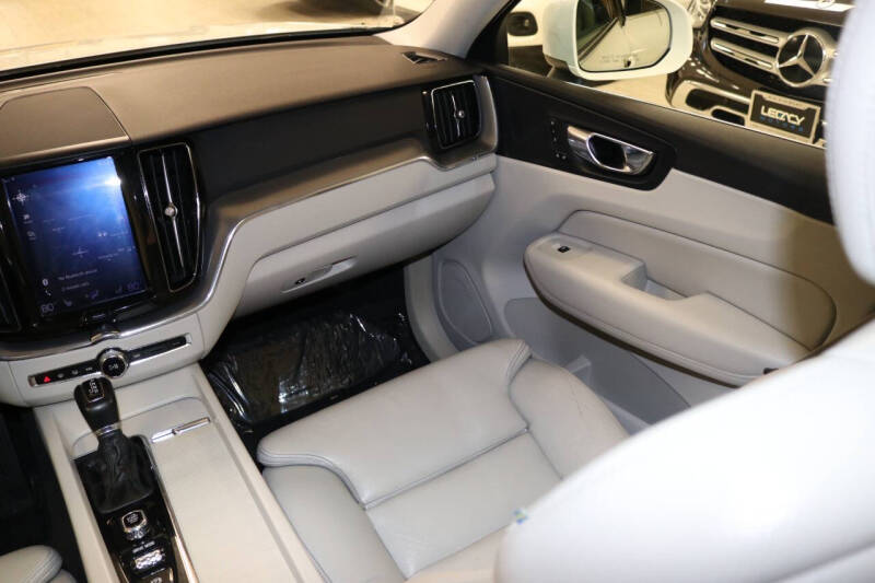 2019 Volvo XC60 T5 Momentum