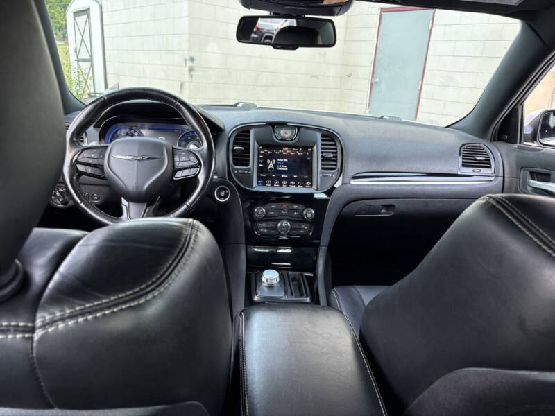 2019 Chrysler 300 S