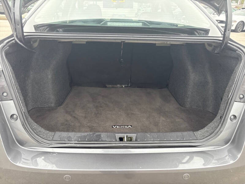 2023 Nissan Versa SV