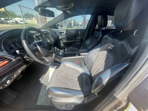 2015 Chrysler 200 S