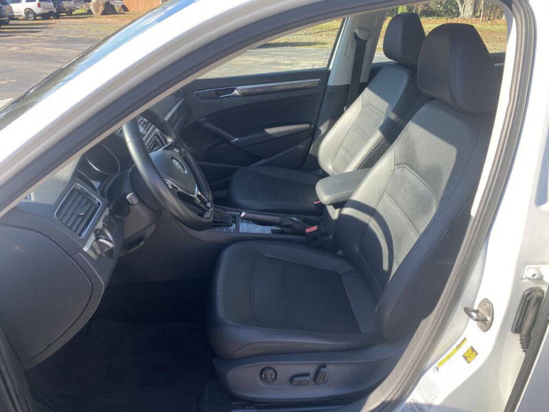 2017 Volkswagen Passat 1.8T SE