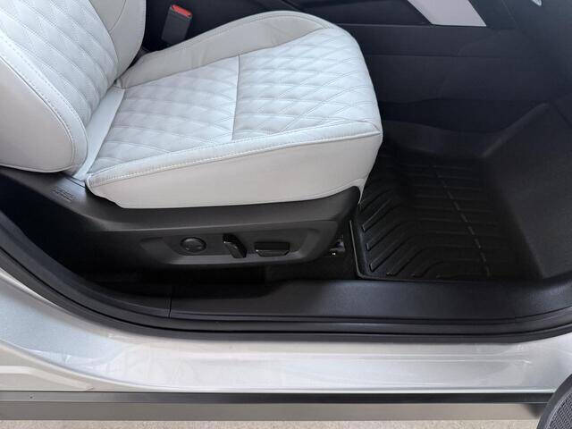 2025 Mitsubishi Outlander PHEV SEL