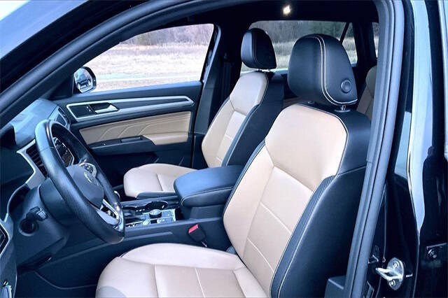 2022 Volkswagen Atlas Cross Sport V6 SEL R-Line 4Motion