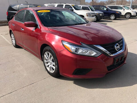 2016 Nissan Altima for sale at El Tucanazo Auto Sales in Grand Island NE