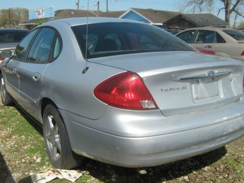 2002 Ford Taurus SE