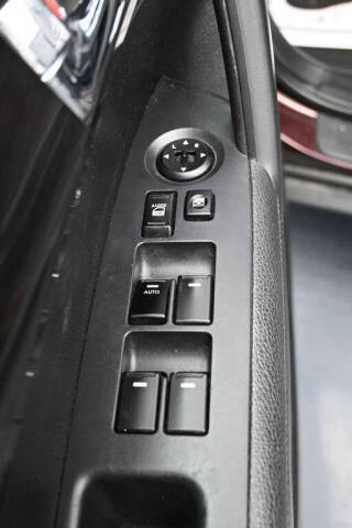 2011 Kia Sorento LX