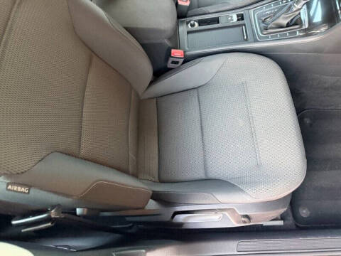 2017 Volkswagen e-Golf SE