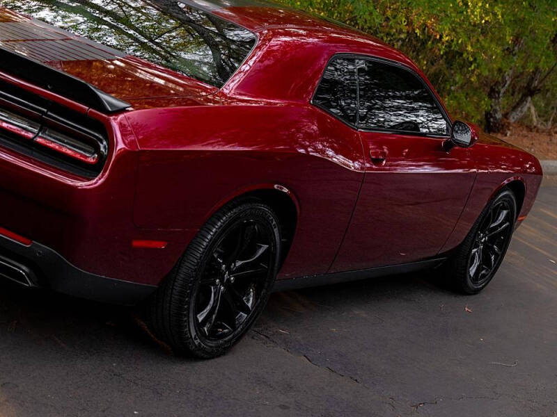 2018 Dodge Challenger SXT Plus