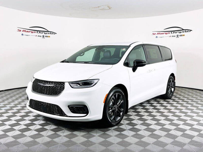2026 Chrysler Pacifica Select