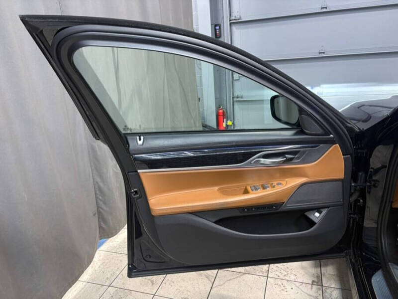 2022 BMW 7 Series 750i xDrive