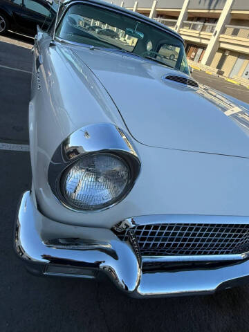 1957 Ford Thunderbird